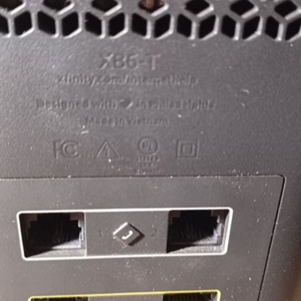 Xfinity Advanced gateway XB6T - WiFi Router & Modem - Picture 4 of 4